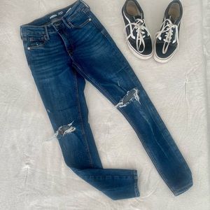 Old Navy Rockstar Super Skinny Mid-Rise Jean - Dark wash Size 00